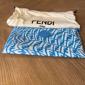 ❤️ Authentic Fendi Leather distorted FF Clutch